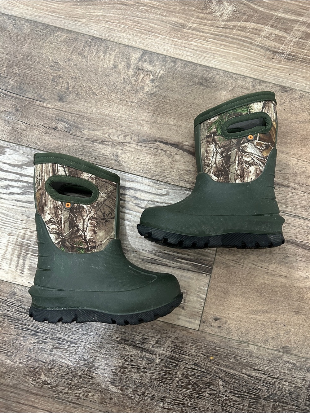 Bogs Toddler Olive Green Camouflage Winter Boots - Size 8